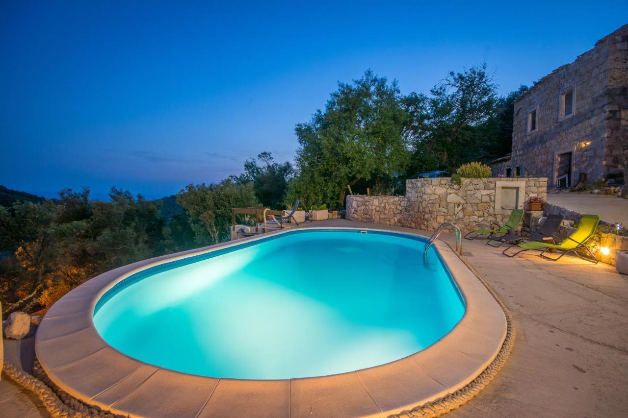 Retro On Island Mljet